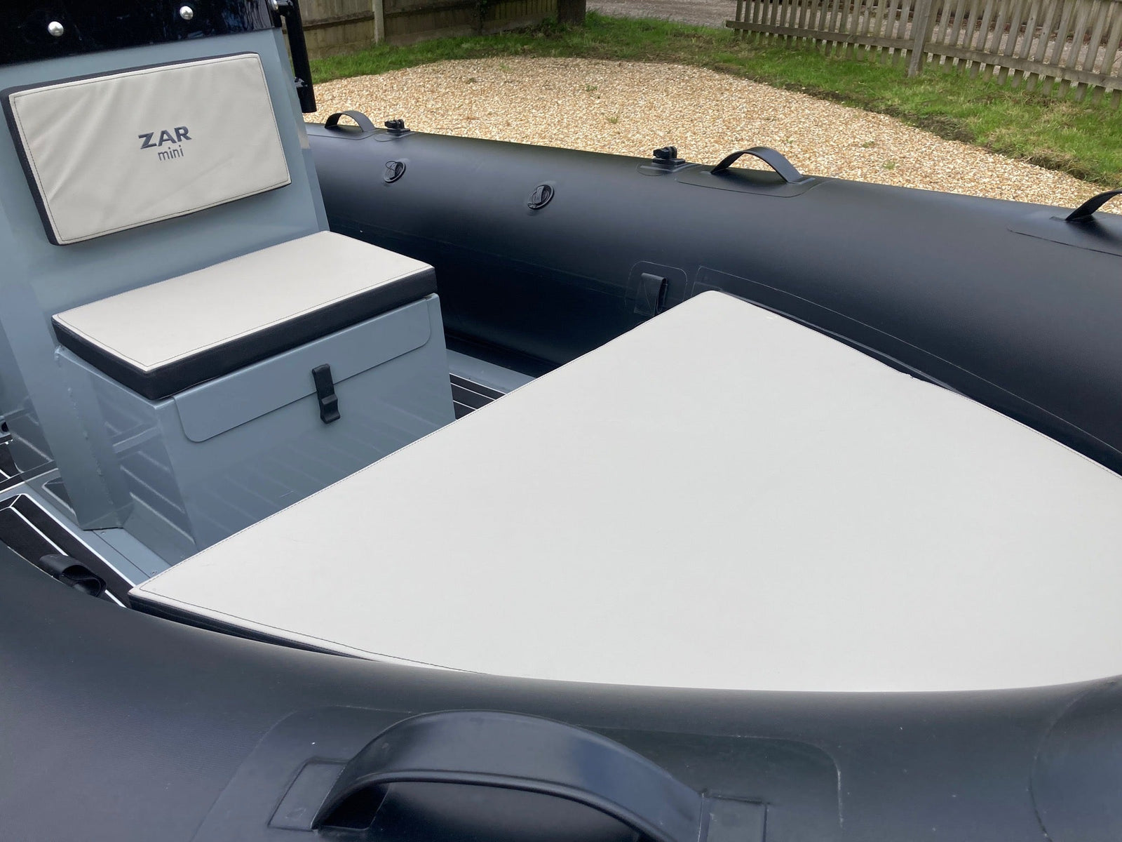 ZAR RIB bow seating